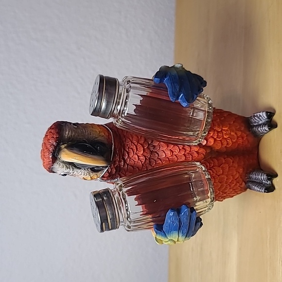 Tasty Crackers salt and pepper shaker holers - Picture 1 of 7